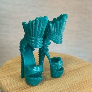 Monster High Boo York, Boo York Catty Noir doll shoes